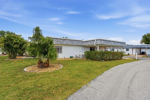 690 CIRCLEWOOD DRIVE W8, Venice, FL 34293