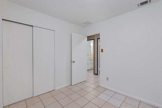 1000 S Center ST, Austin, TX 78704