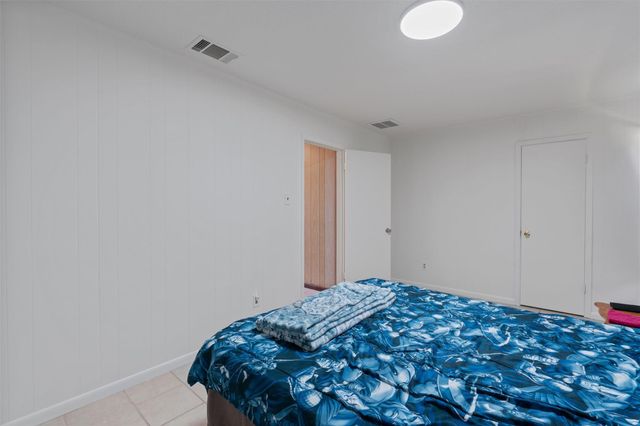 1000 S Center ST, Austin, TX 78704