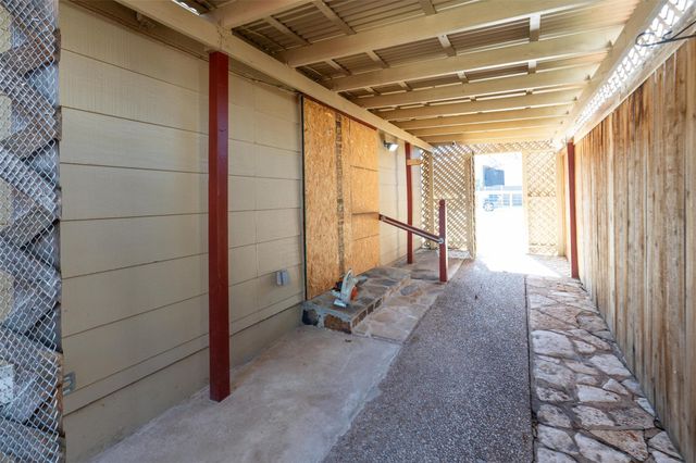 1000 S Center ST, Austin, TX 78704