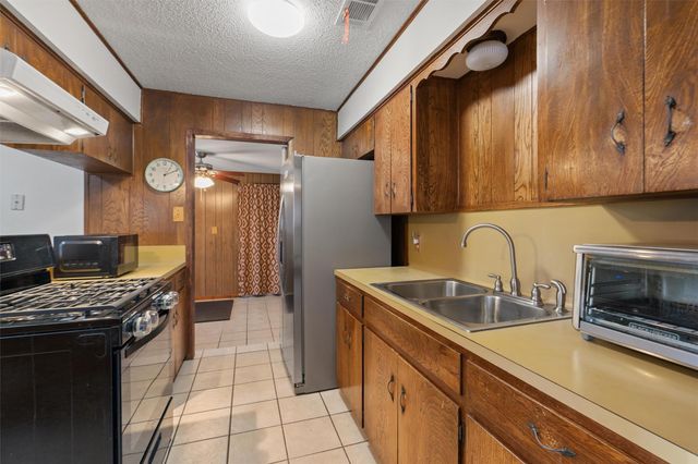 1000 S Center ST, Austin, TX 78704