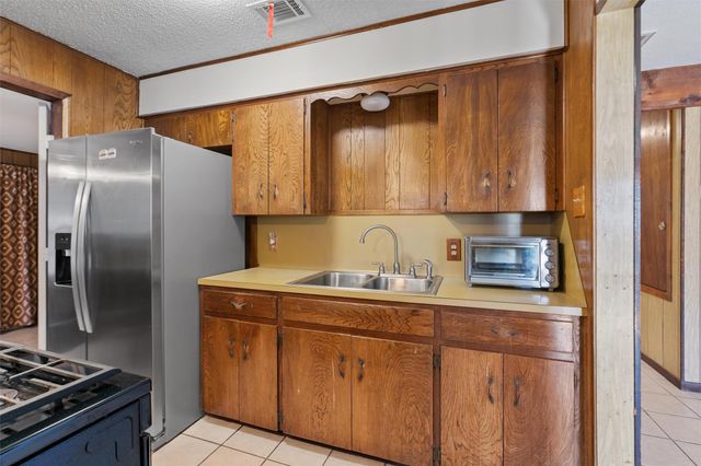 1000 S Center ST, Austin, TX 78704