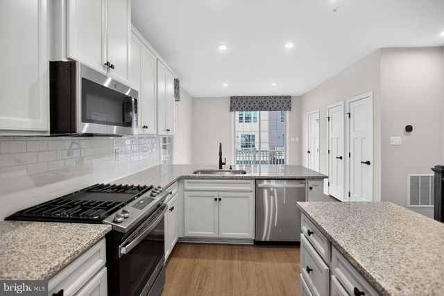 9430 OAK GROVE LN, Montgomery Village, MD 20886