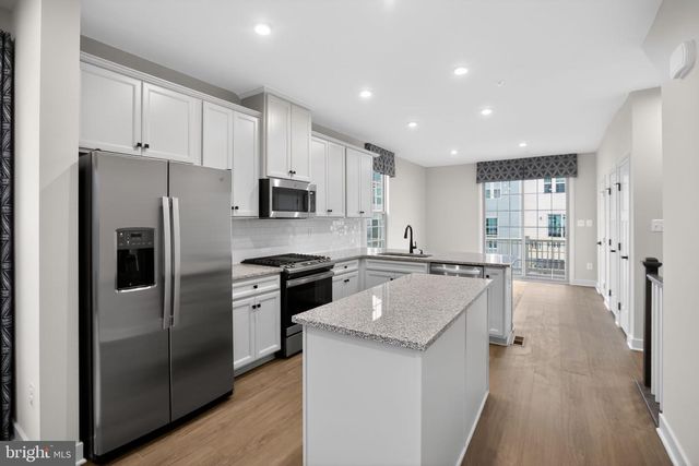 9430 OAK GROVE LN, Montgomery Village, MD 20886