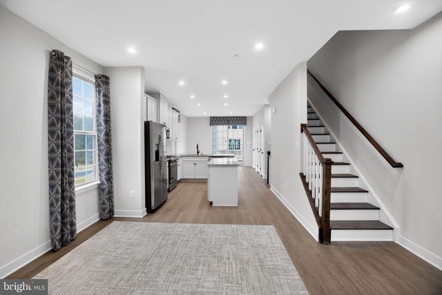 9430 OAK GROVE LN, Montgomery Village, MD 20886