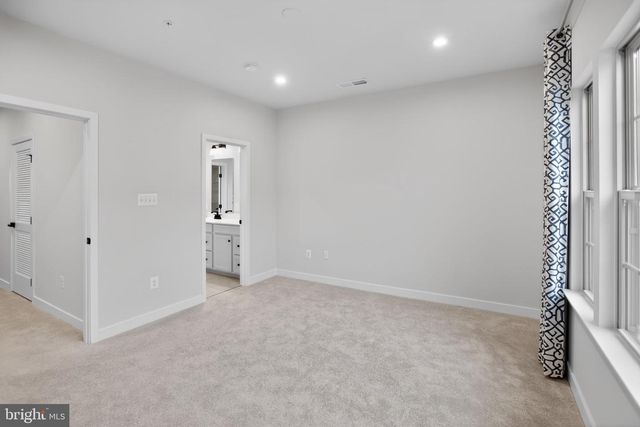 9430 OAK GROVE LN, Montgomery Village, MD 20886