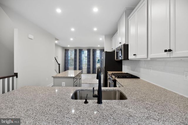 9430 OAK GROVE LN, Montgomery Village, MD 20886