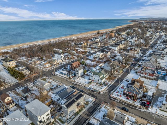 25 Twilight Avenue, Keansburg, NJ 07734