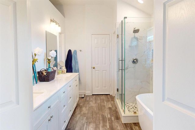 12707 Regal Pine Lane, Houston, TX 77070