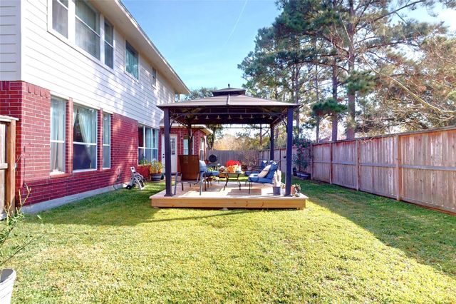 12707 Regal Pine Lane, Houston, TX 77070