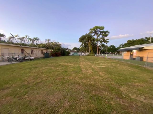 3021 W Flagler St, Miami, FL 33135