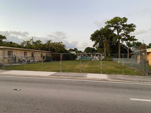 3021 W Flagler St, Miami, FL 33135