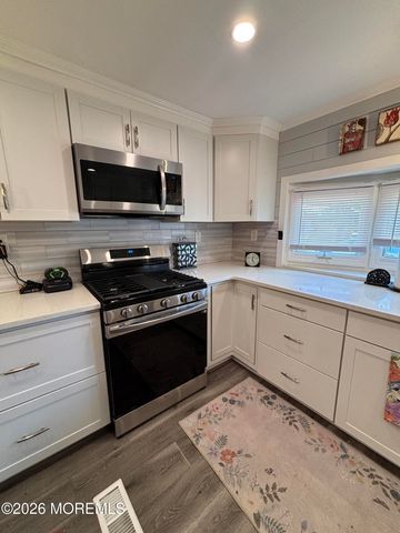 42 Douglas Drive, Jackson, NJ 08527
