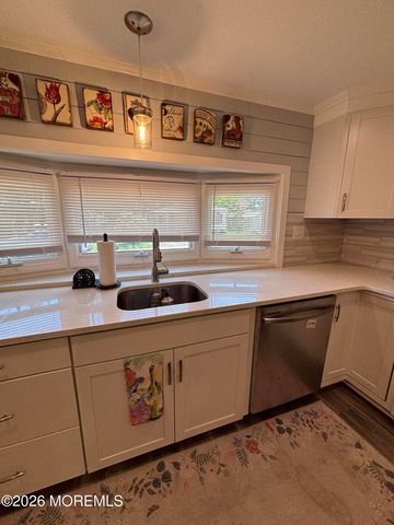42 Douglas Drive, Jackson, NJ 08527