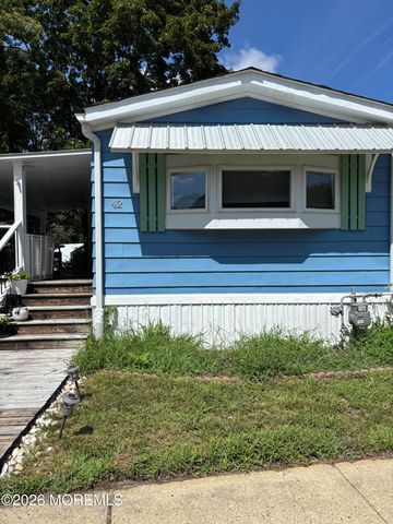42 Douglas Drive, Jackson, NJ 08527