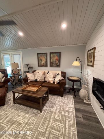 42 Douglas Drive, Jackson, NJ 08527