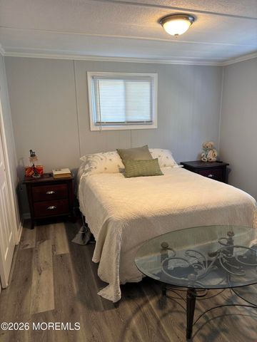 42 Douglas Drive, Jackson, NJ 08527