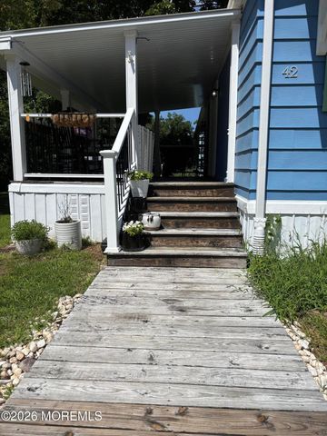 42 Douglas Drive, Jackson, NJ 08527