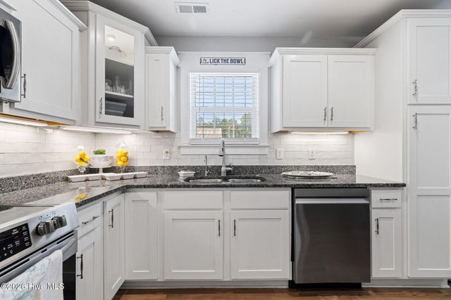 1221 Maple Road, Southport, NC 28461