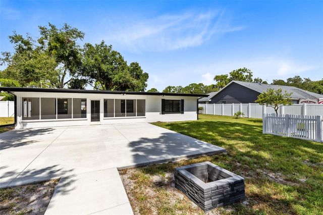 35614 CEDAR LANE, Leesburg, FL 34788