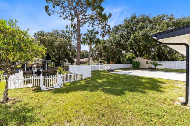 35614 CEDAR LANE, Leesburg, FL 34788