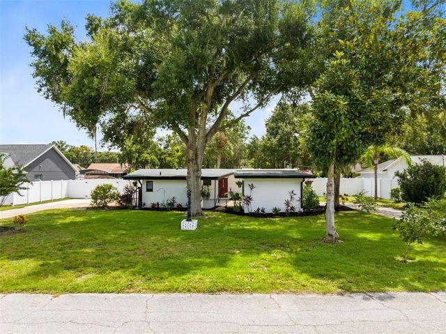 35614 CEDAR LANE, Leesburg, FL 34788