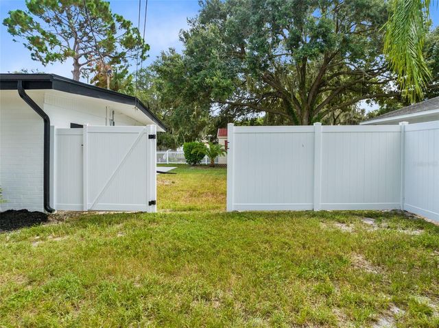 35614 CEDAR LANE, Leesburg, FL 34788