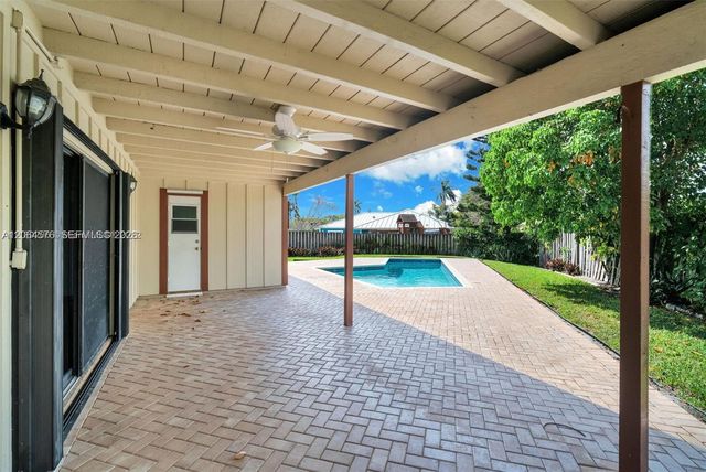 372 NW 35th Place, Boca Raton, FL 33431