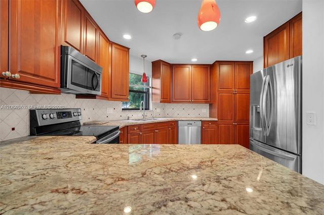 372 NW 35th Place, Boca Raton, FL 33431