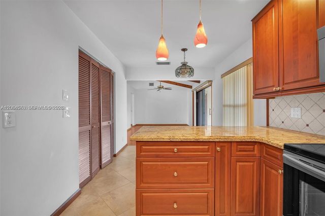 372 NW 35th Place, Boca Raton, FL 33431