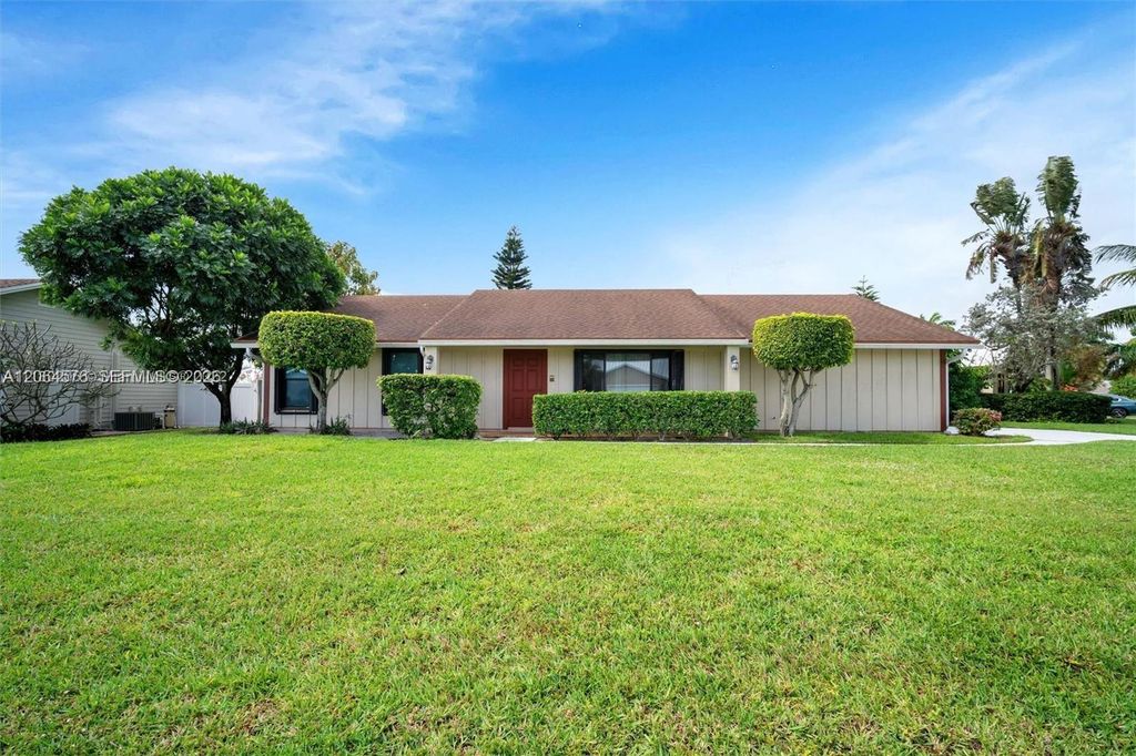 372 NW 35th Place, Boca Raton, FL 33431