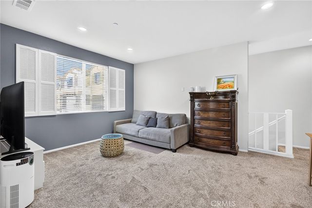 596 Katy, Upland, CA 91786