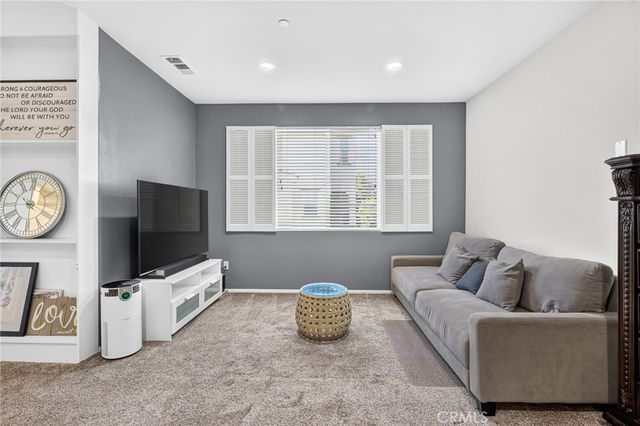 596 Katy, Upland, CA 91786