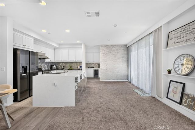 596 Katy, Upland, CA 91786