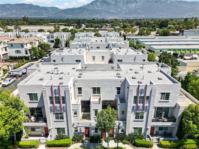 596 Katy, Upland, CA 91786