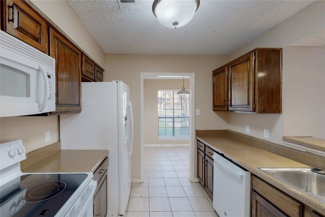 1904 N Irving Heights Drive, Irving, TX 75061