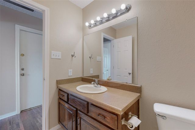 1904 N Irving Heights Drive, Irving, TX 75061