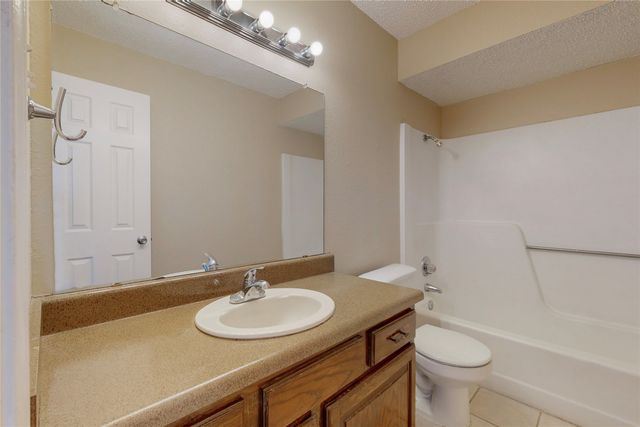 1904 N Irving Heights Drive, Irving, TX 75061