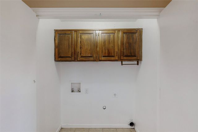 1904 N Irving Heights Drive, Irving, TX 75061