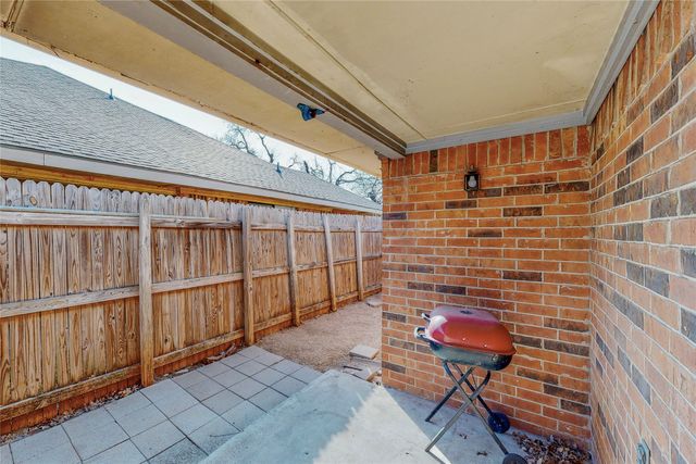 1904 N Irving Heights Drive, Irving, TX 75061