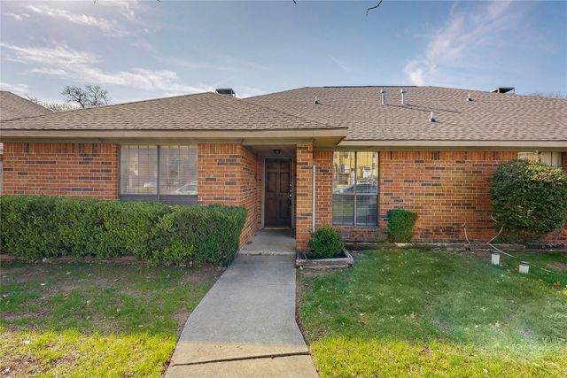 1904 N Irving Heights Drive, Irving, TX 75061