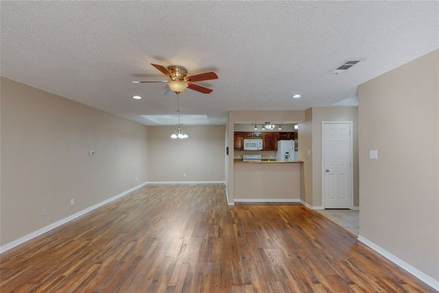 1904 N Irving Heights Drive, Irving, TX 75061