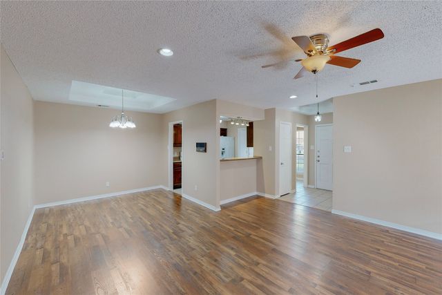 1904 N Irving Heights Drive, Irving, TX 75061