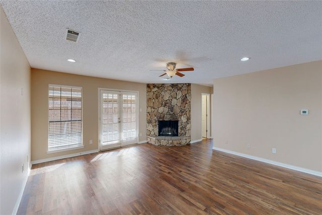 1904 N Irving Heights Drive, Irving, TX 75061