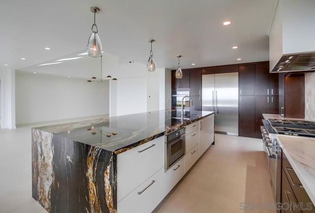 14066 Crest Way, Del Mar, CA 92014