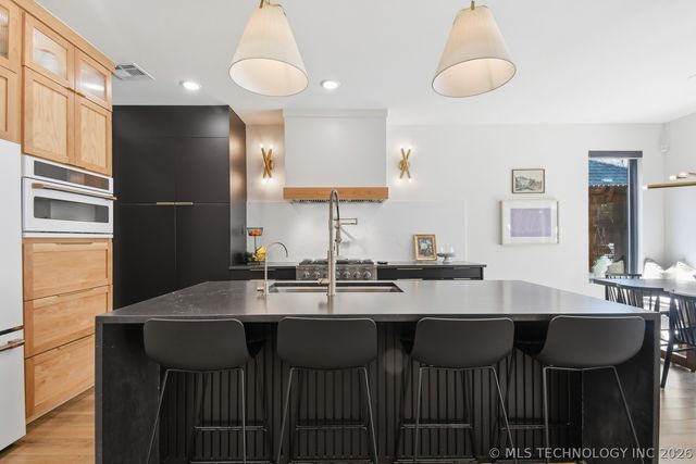 12010 S 68th East Avenue, Bixby, OK 74008