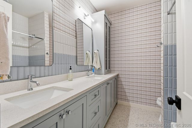 12010 S 68th East Avenue, Bixby, OK 74008