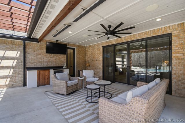 12010 S 68th East Avenue, Bixby, OK 74008