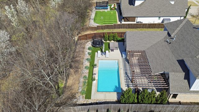 12010 S 68th East Avenue, Bixby, OK 74008