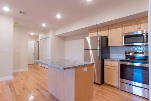 80 North Meadows Road 204, Medfield, MA 02052
